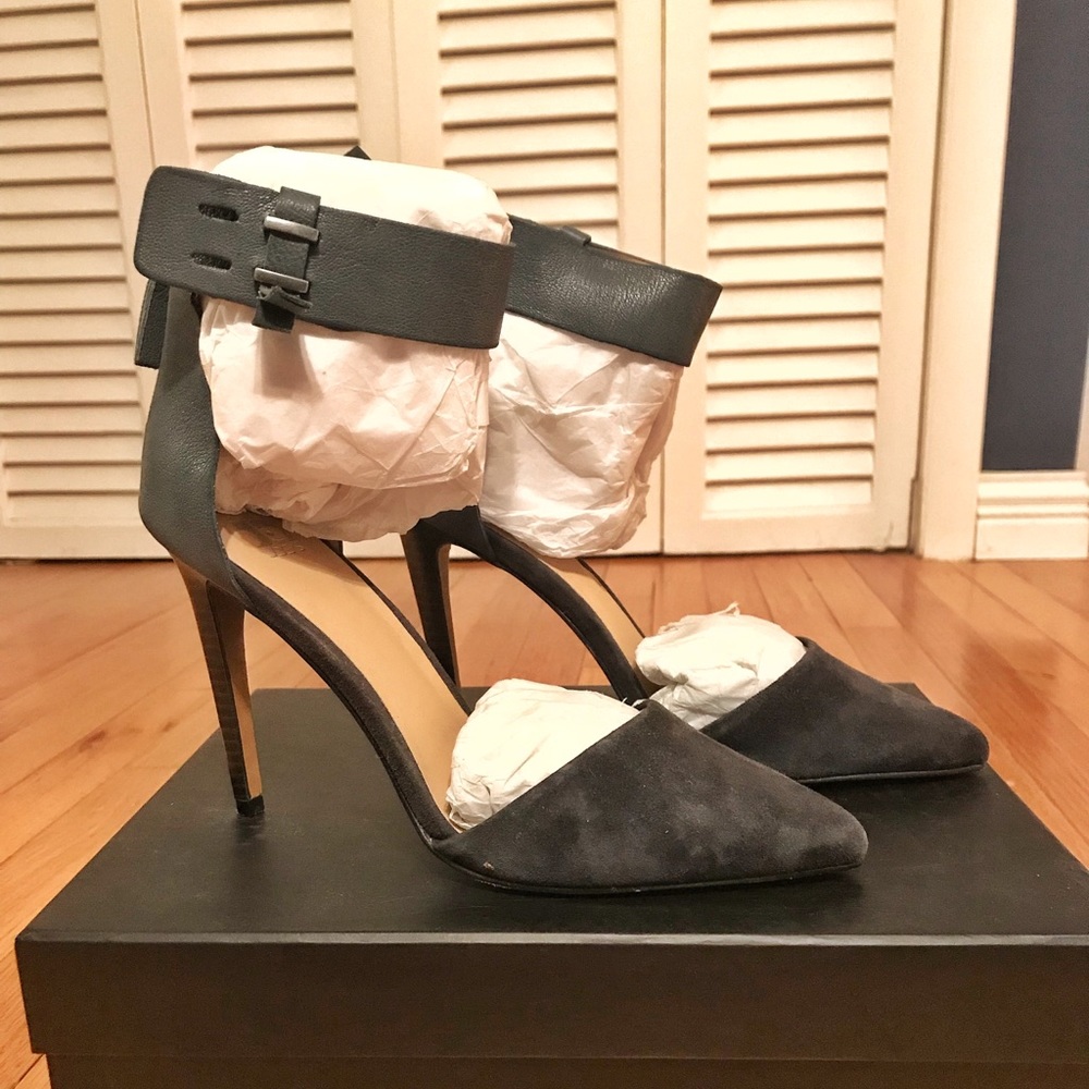 Joe’s Jeans Women’s Arnie D’Orsay Pump - Navy Blue